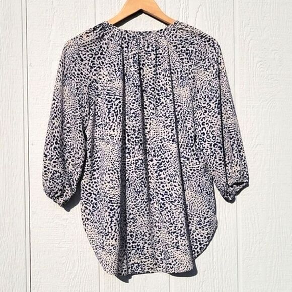 COLLECTIVE CONCEPTS Blue Beige Animal Print Button Up Loose Flowy Blouse sz L - Picture 7 of 11